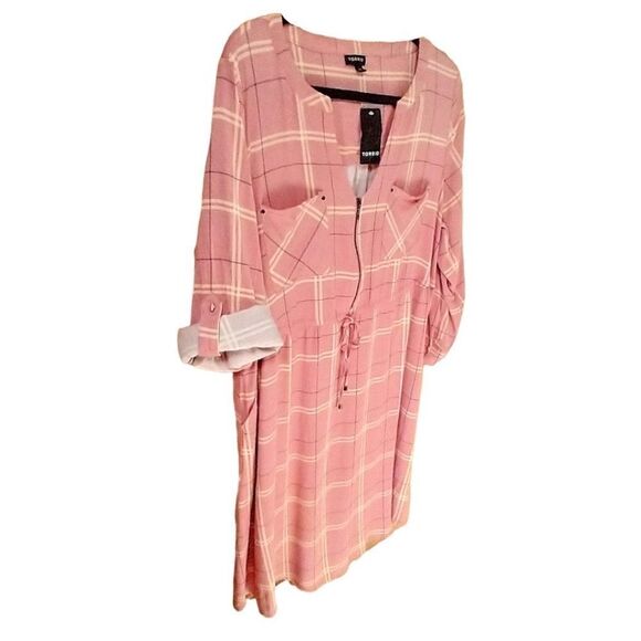 TORRID PLUS SIZE Rose Plaid  ZIP-Front Challis Shirt Dress. - Picture 6 of 16